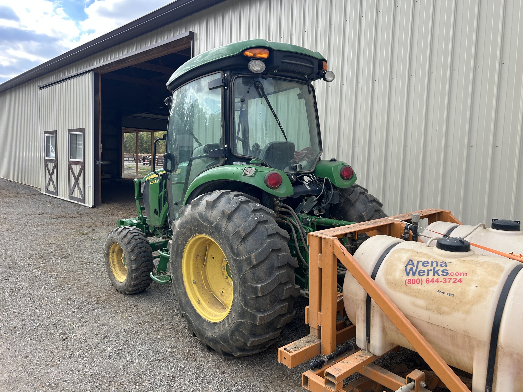 2019 John Deere 4066R Image 3