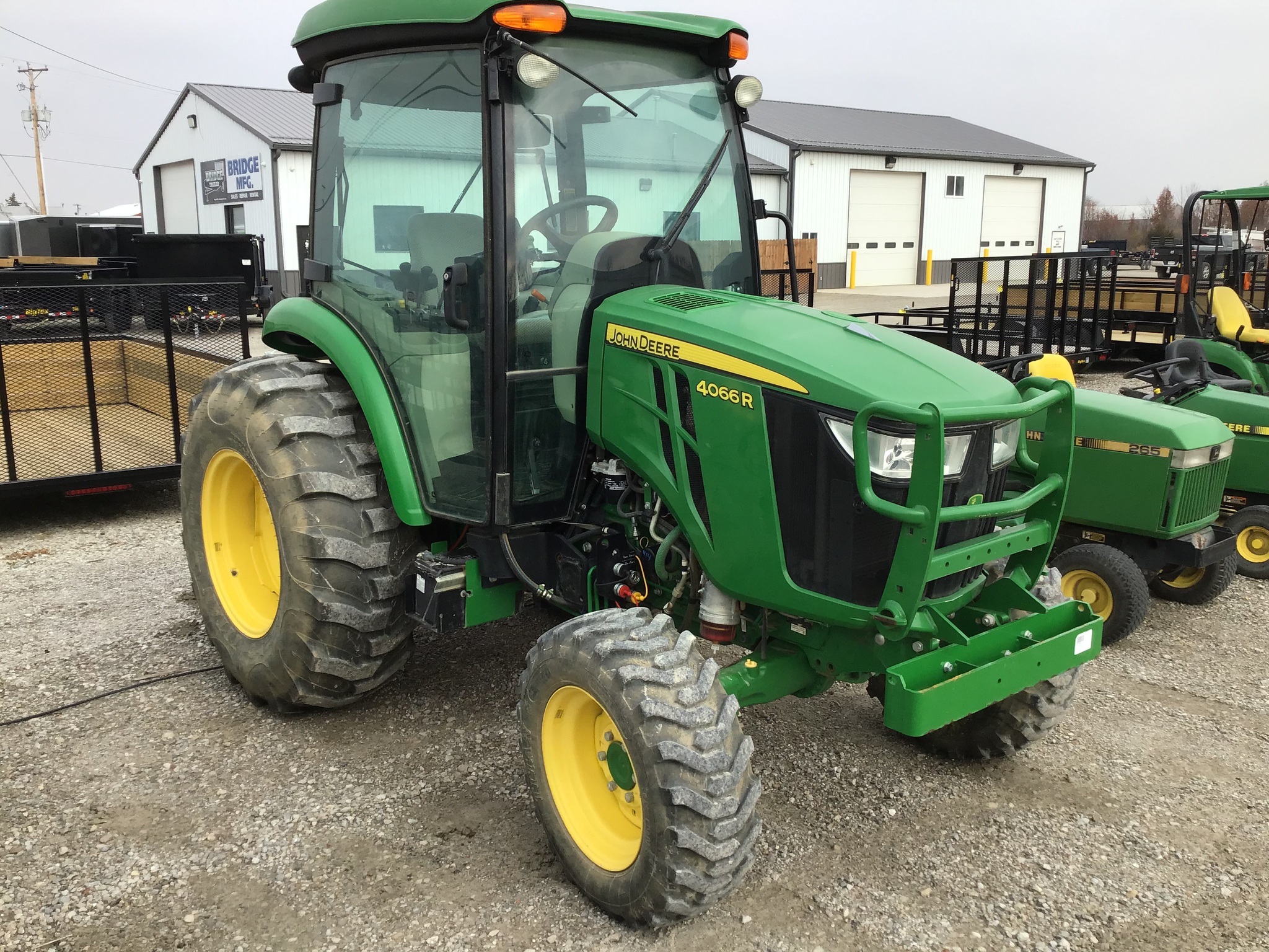 2019 John Deere 4066R Image 2