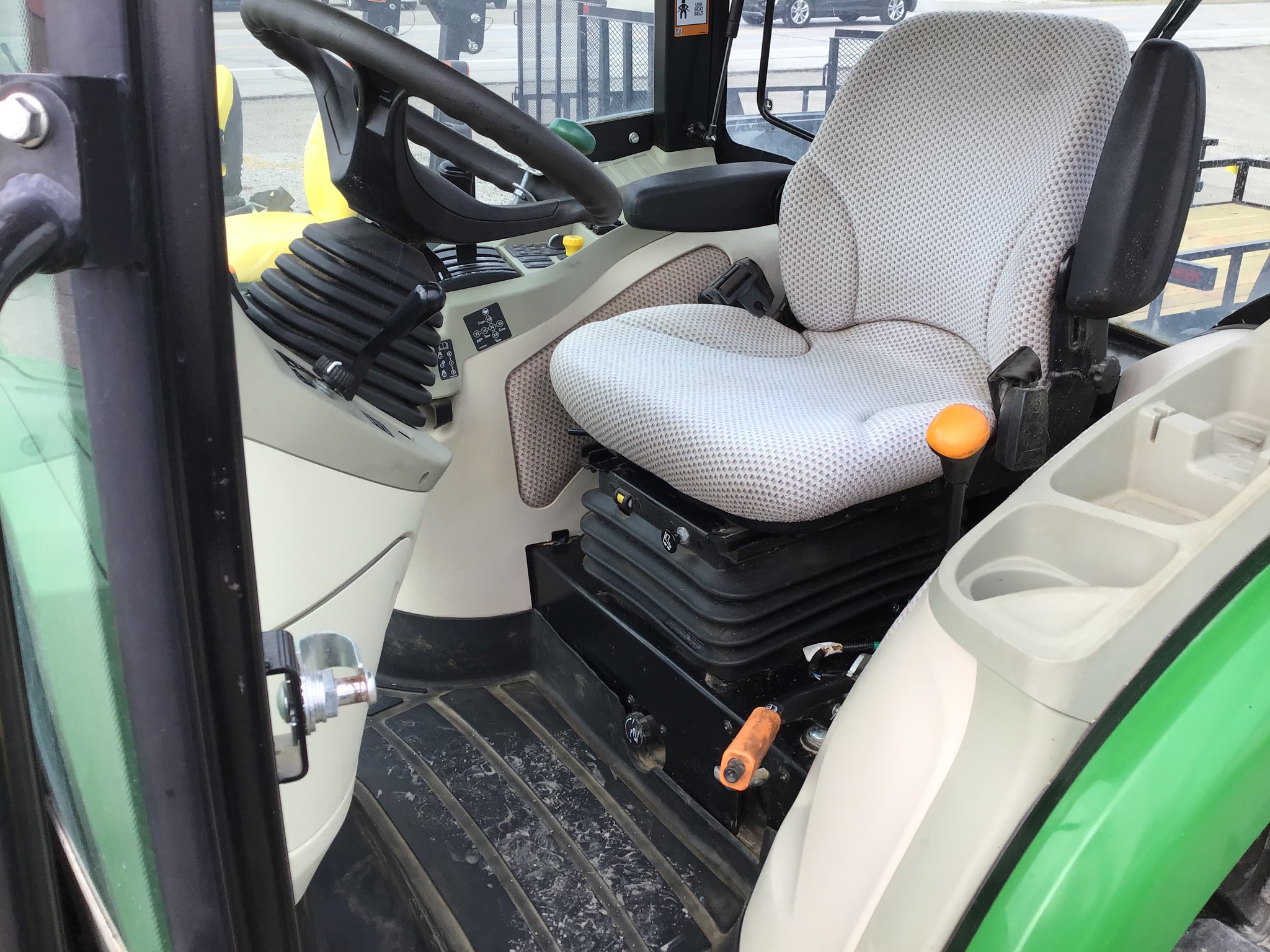 2019 John Deere 4066R Image 14
