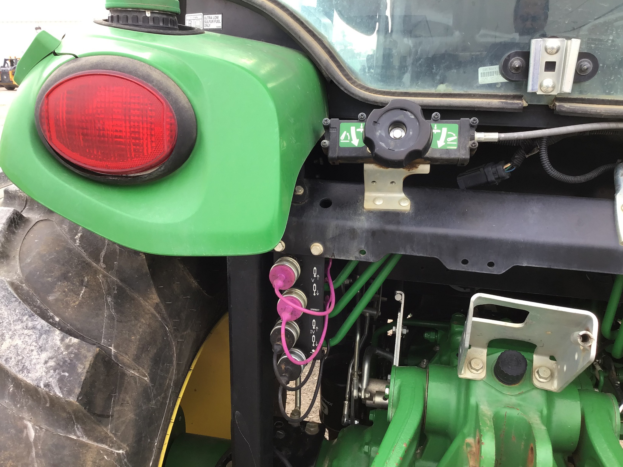 2019 John Deere 4066R Image 16