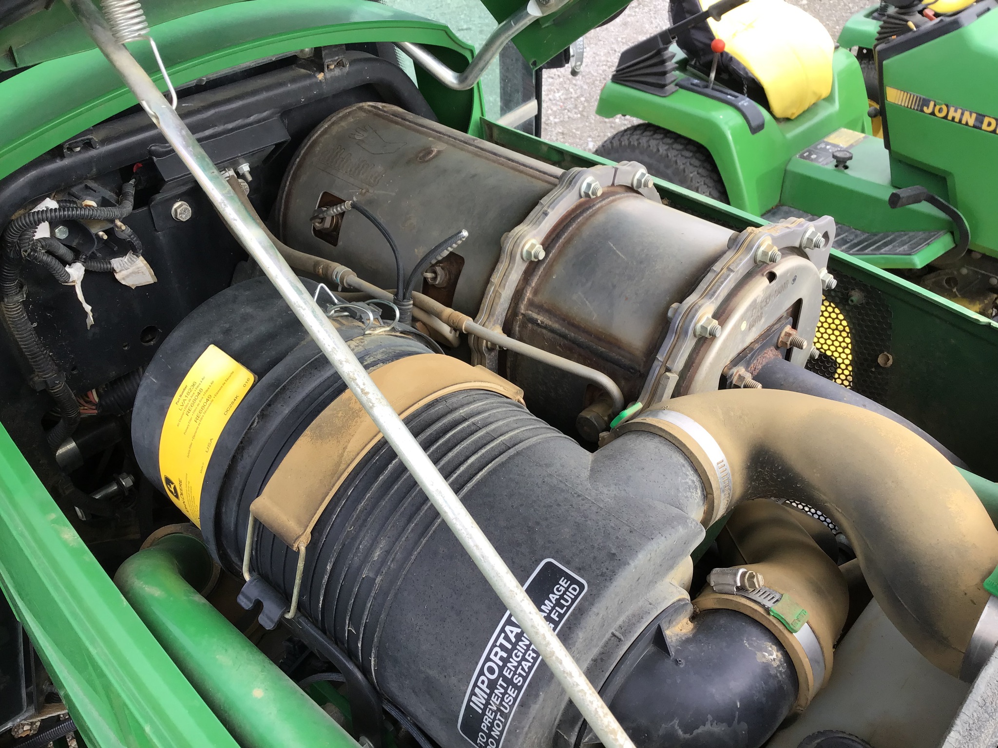 2019 John Deere 4066R Image 17