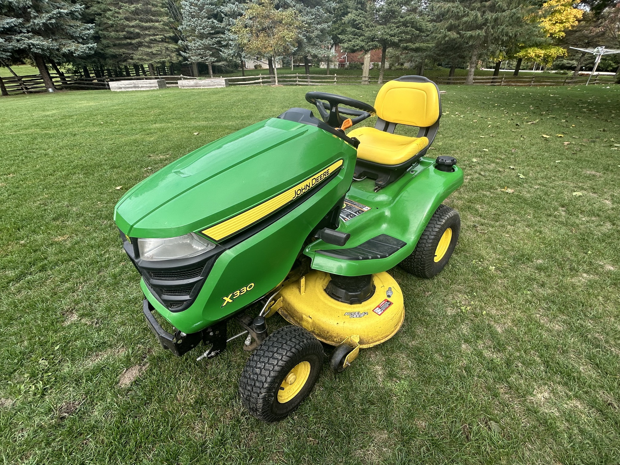 2017 John Deere X330 Image 1