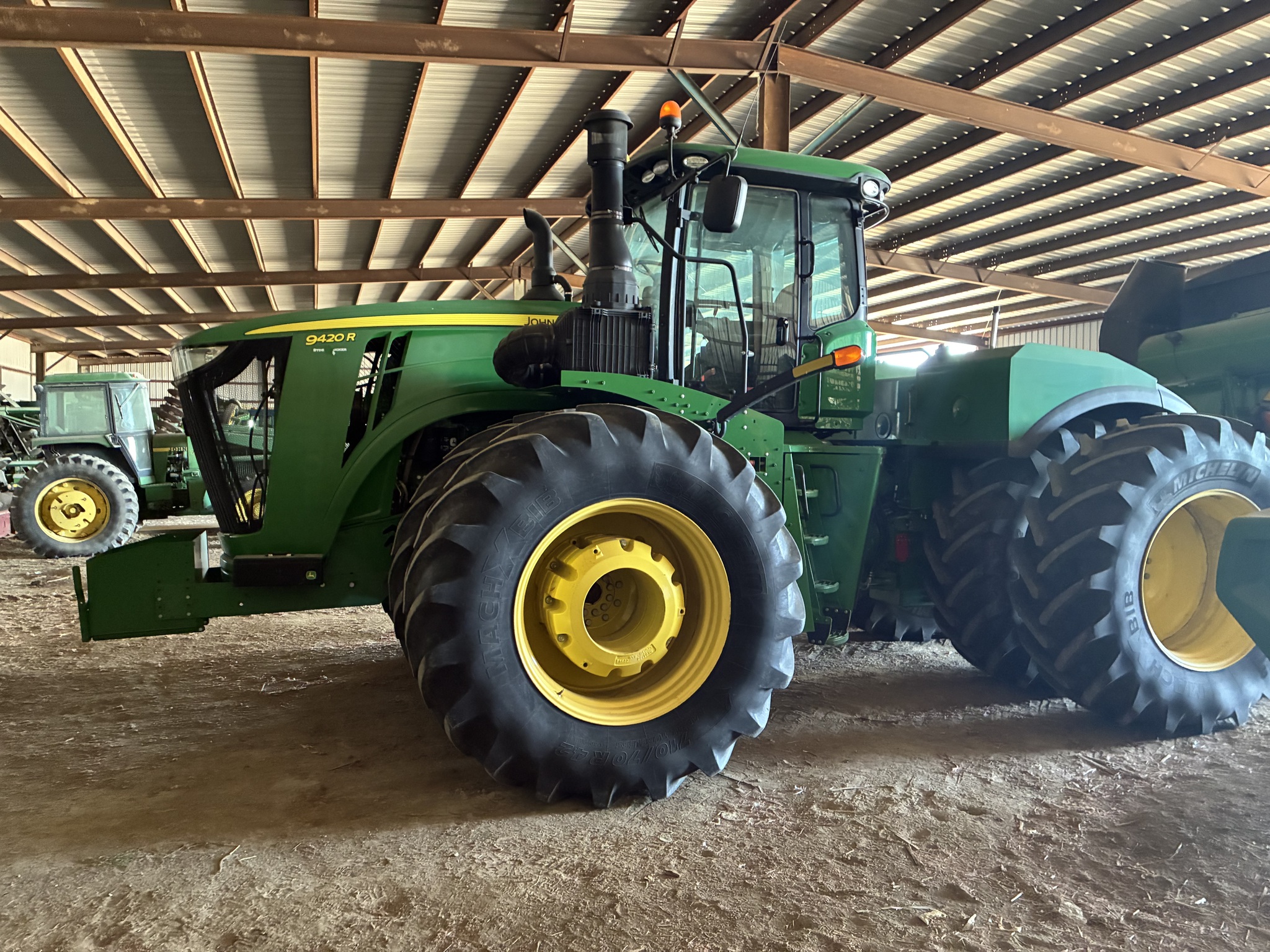 2016 John Deere 9420R Image 1