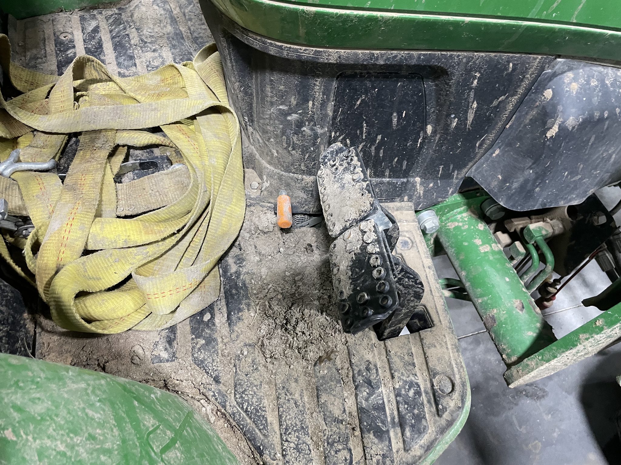  2022 John Deere 4052R at Heritage Tractor in Geneseo, IL