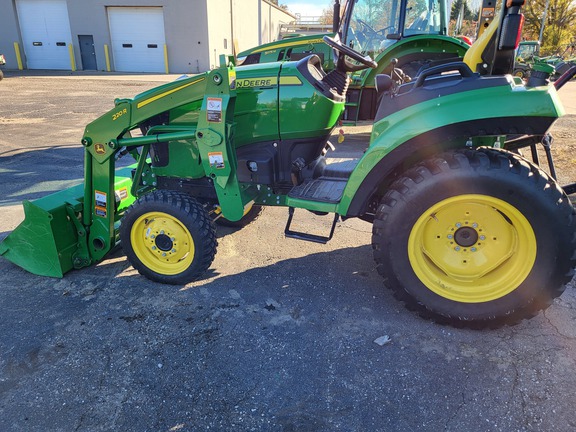 Photo of 2022 John Deere 2032R