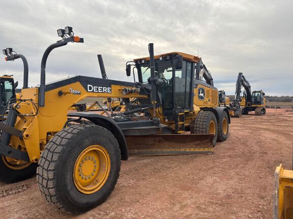Photo of a 2021 John Deere 872G
