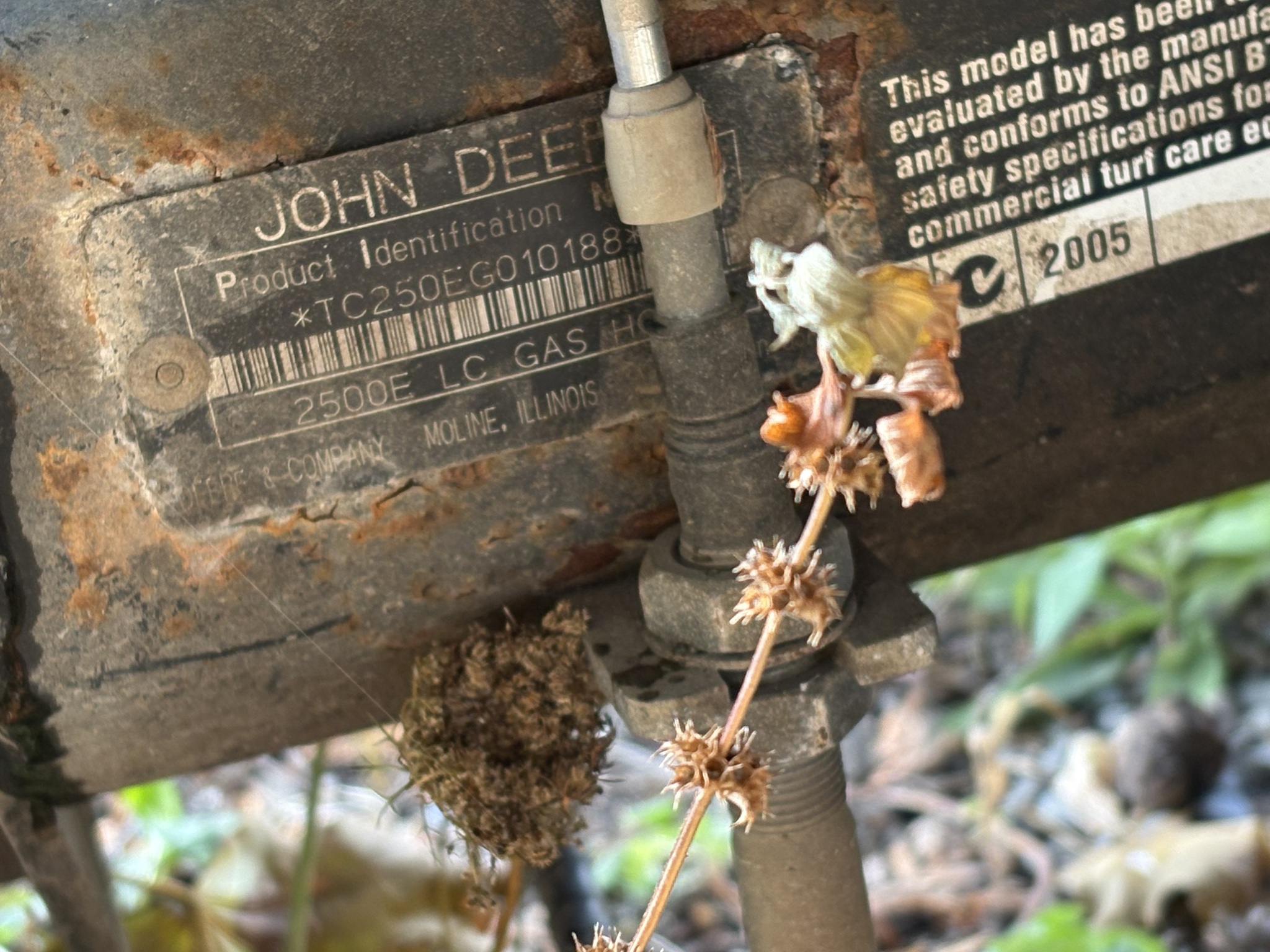 2005 John Deere 2500E Image 2