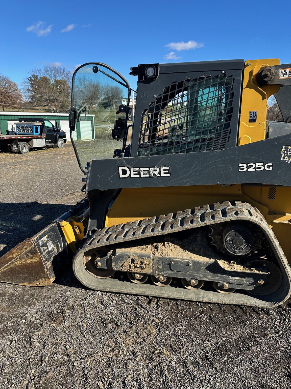 2020 John Deere 325G Image 8