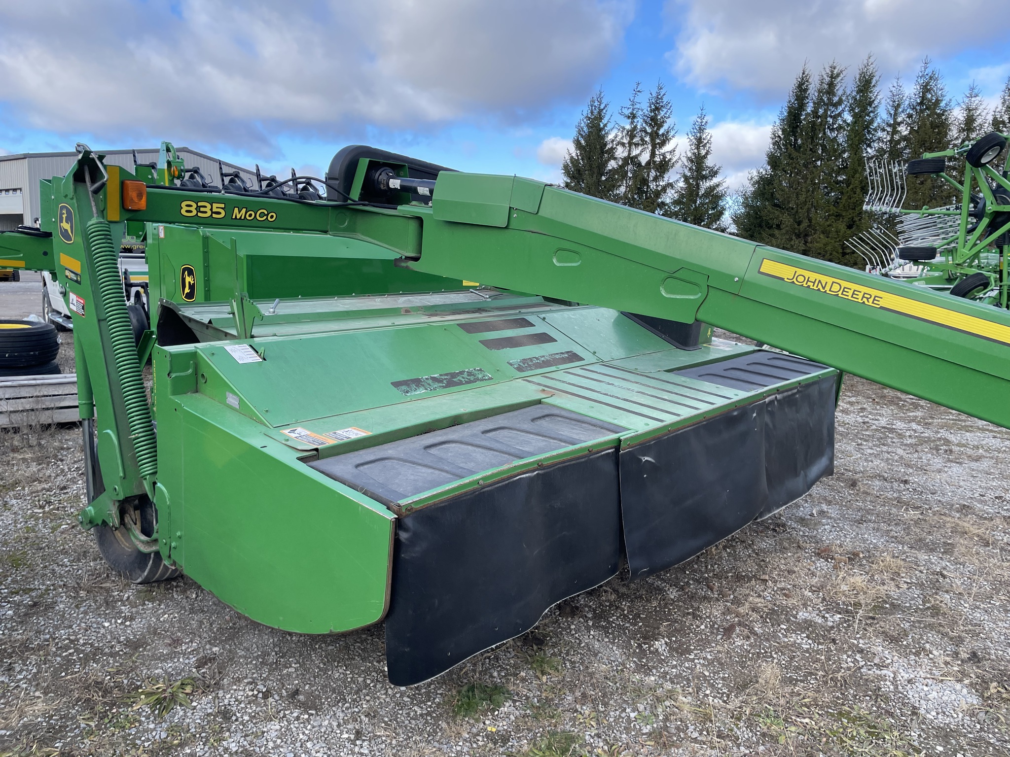 2020 John Deere 835 Image 4