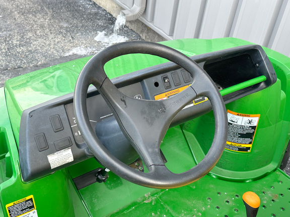 2024 John-Deere TX 4X2