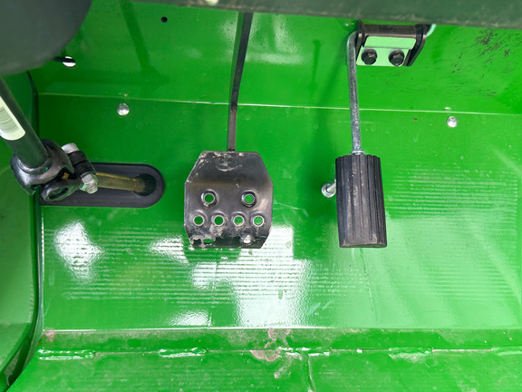 2024 John-Deere TX 4X2