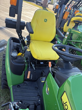 2025 John Deere 1025R Photo 2