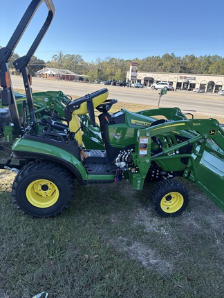 2025 John Deere 1025R Photo 3