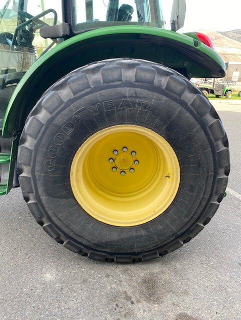 2010 John Deere 5075M Image 4