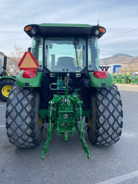 2010 John Deere 5075M Image 5