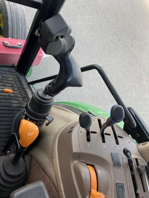 2010 John Deere 5075M Image 7