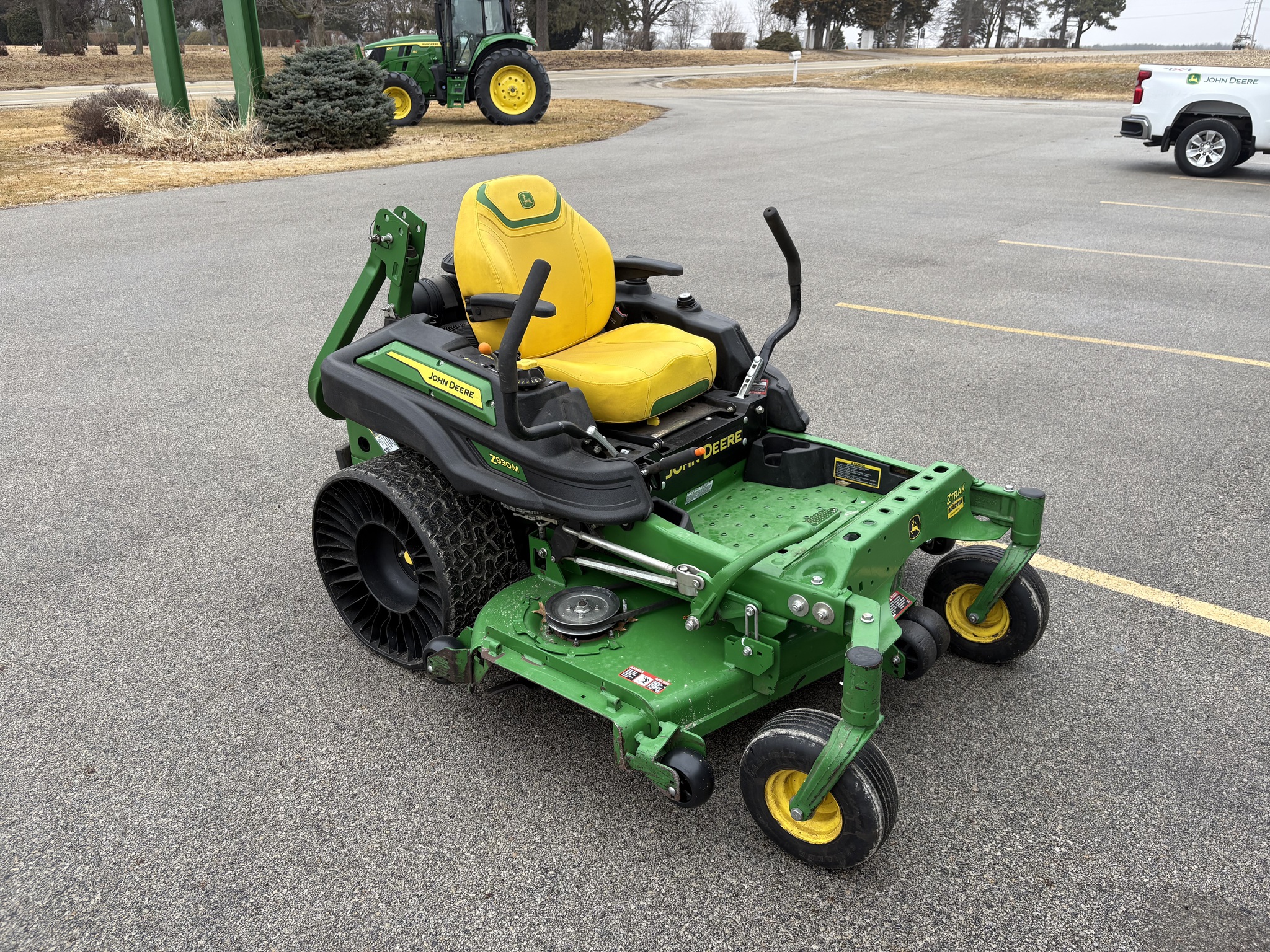  2023 John Deere Z930M at Heritage Tractor in Kewanee, IL