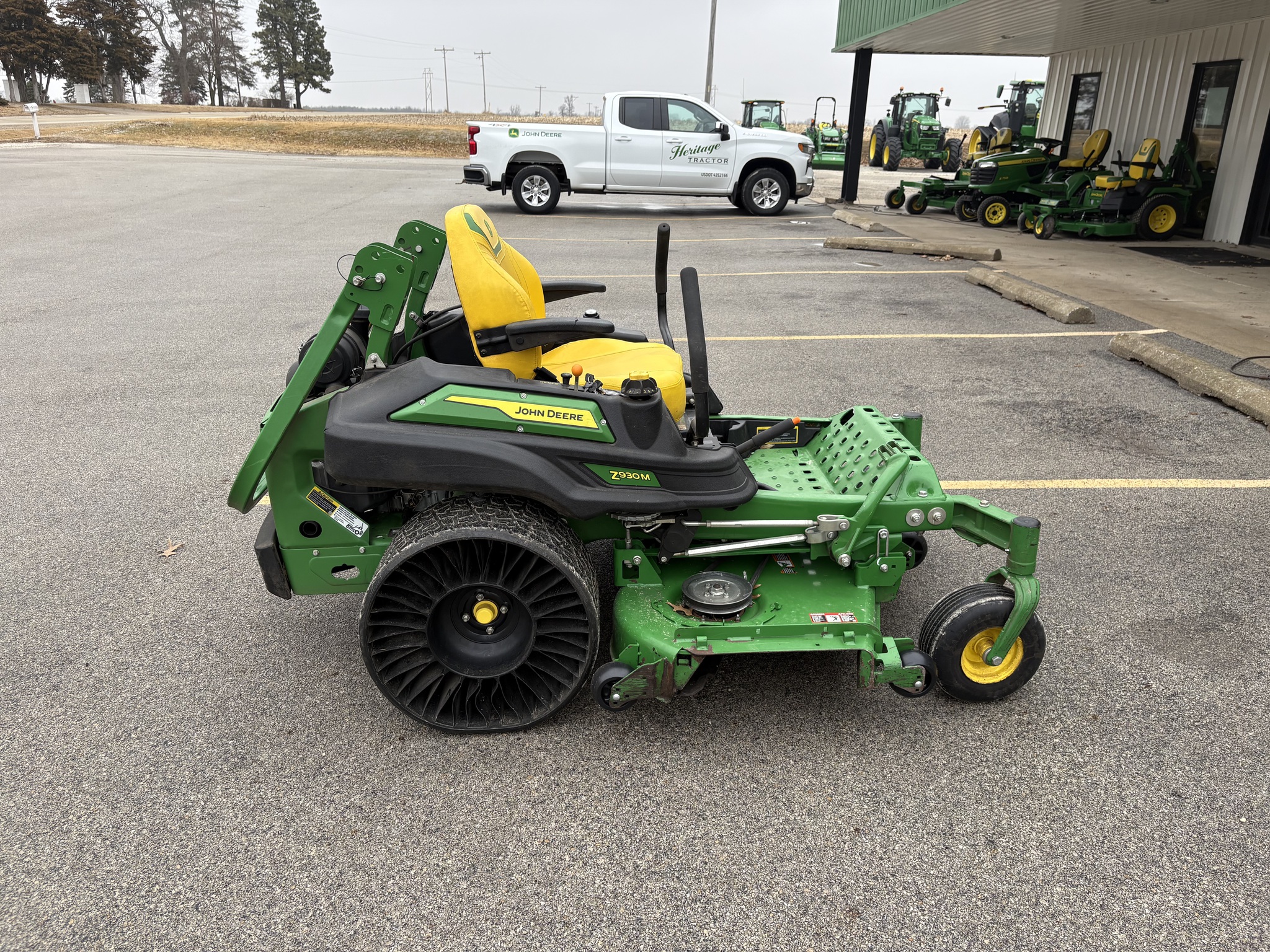  2023 John Deere Z930M at Heritage Tractor in Kewanee, IL