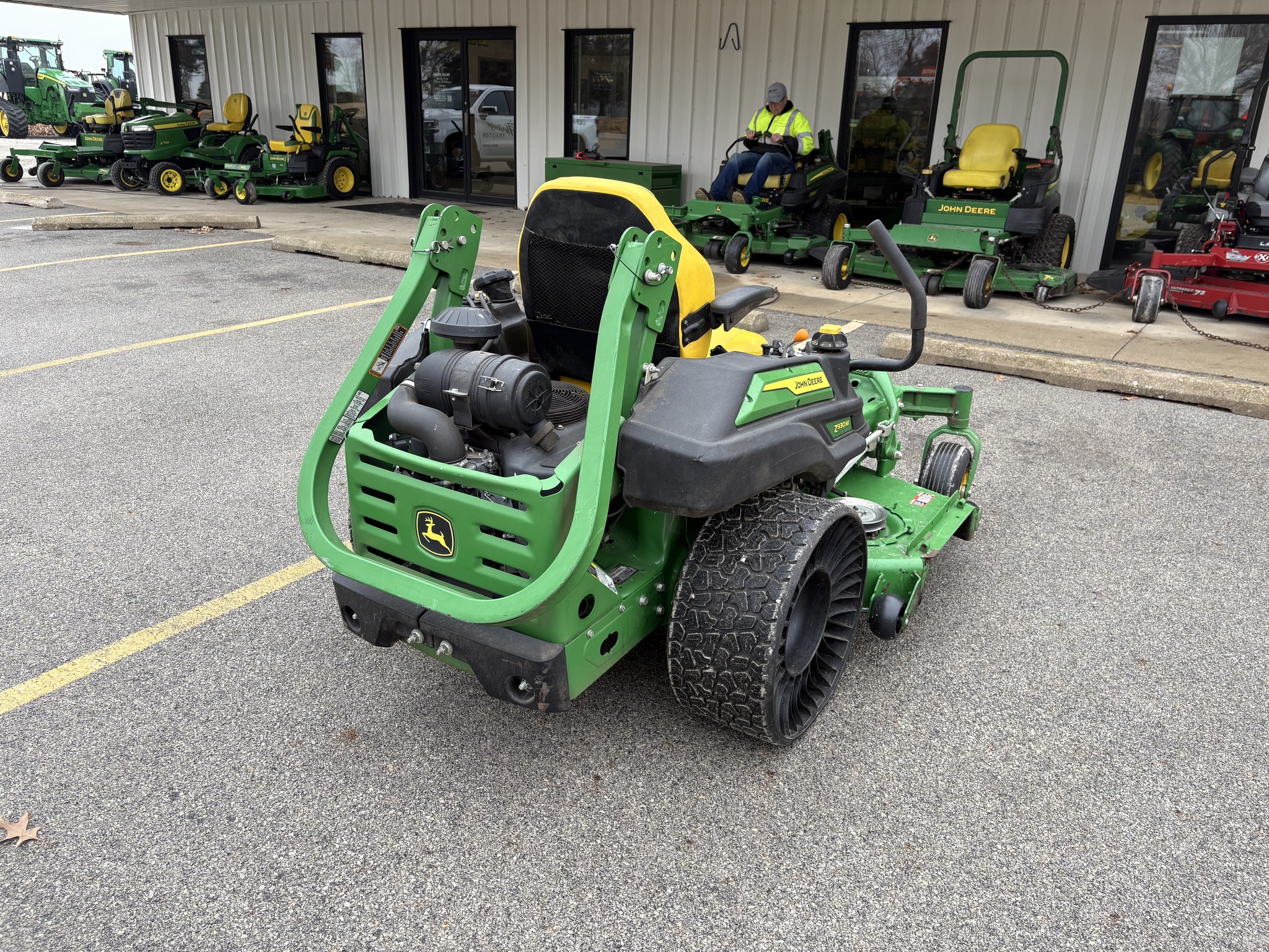  2023 John Deere Z930M at Heritage Tractor in Kewanee, IL
