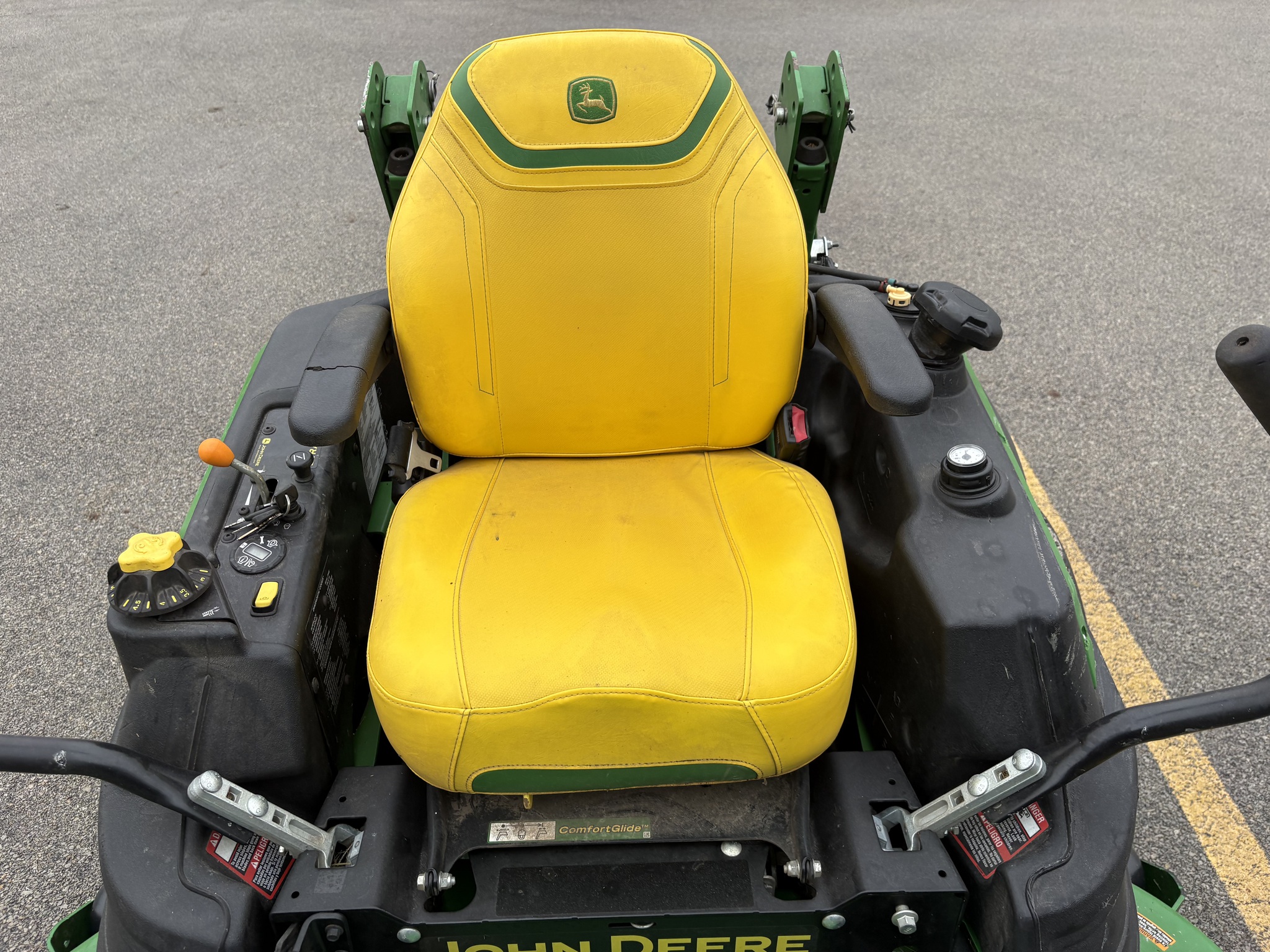  2023 John Deere Z930M at Heritage Tractor in Kewanee, IL