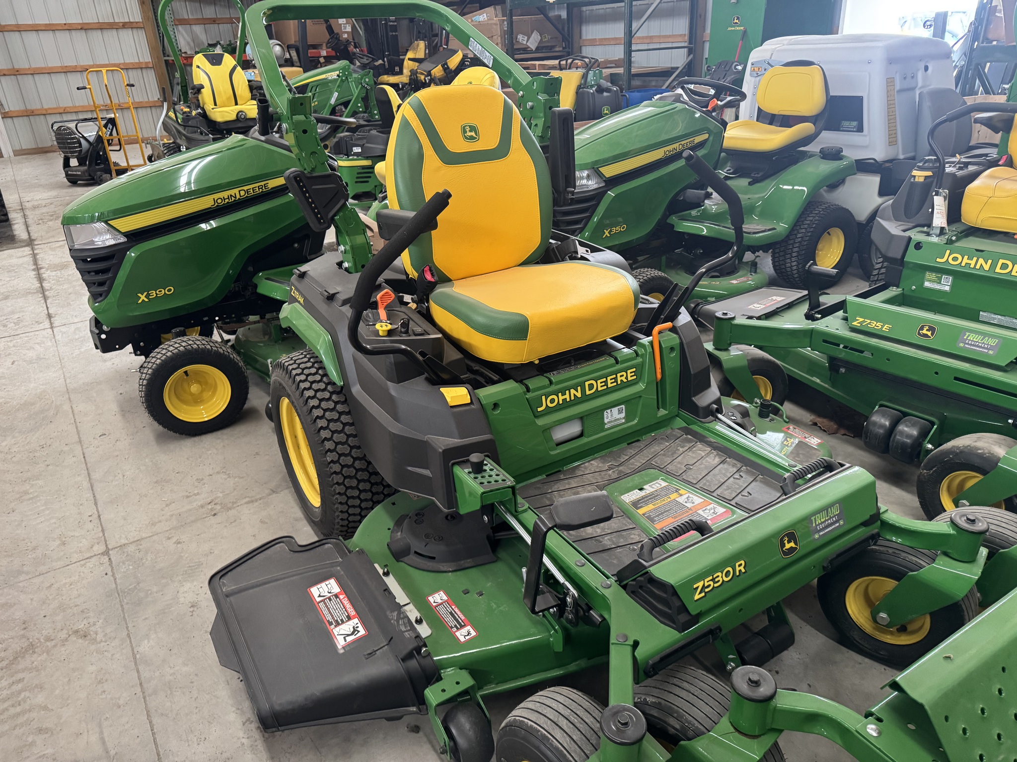 2025 John Deere Z530R Image 2