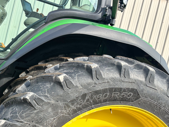 2022 John-Deere 8R 370