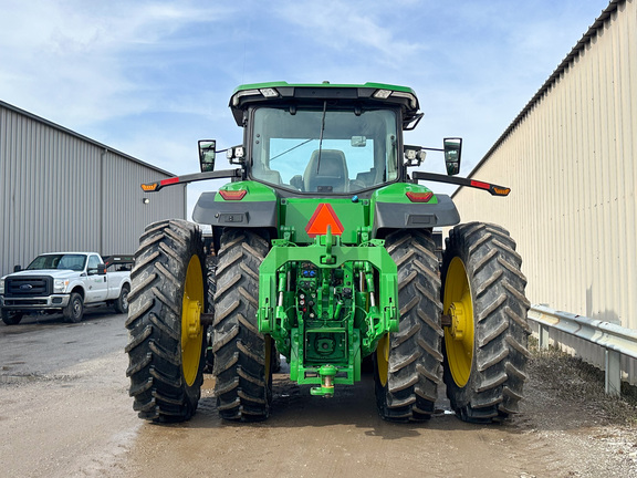 2022 John-Deere 8R 370