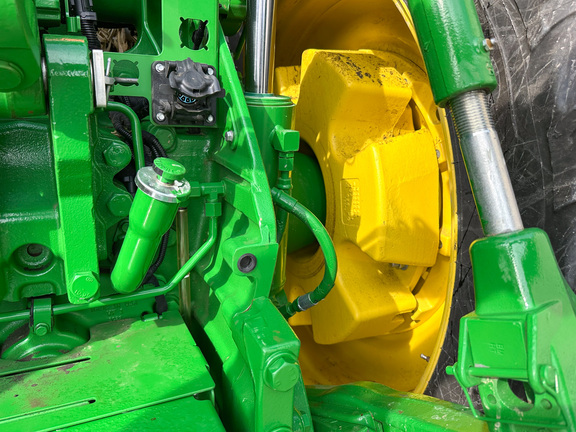 2022 John-Deere 8R 370
