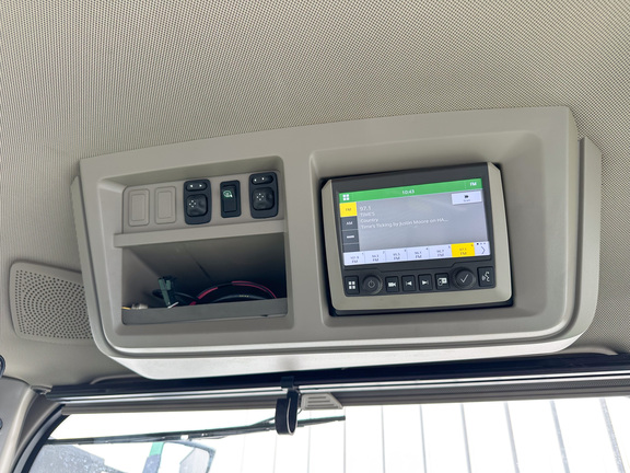 2022 John-Deere 8R 370