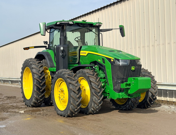 2022 John-Deere 8R 370