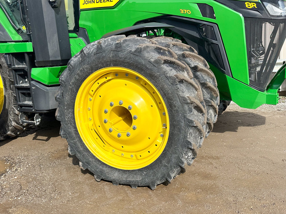 2022 John-Deere 8R 370