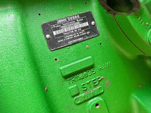 2022 John-Deere 8R 370