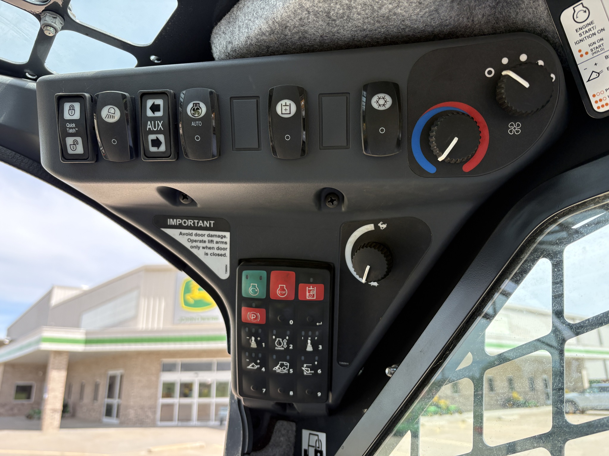2022 John Deere 333G Image 7
