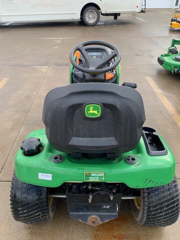 2007 John Deere X304 Image 7