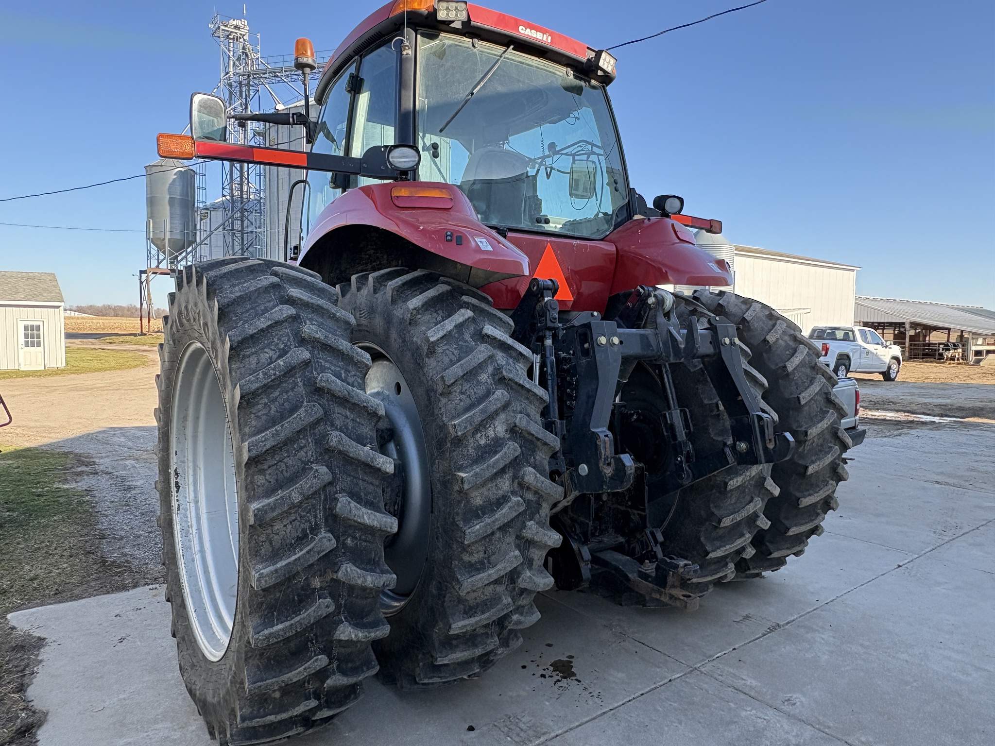 2013 Case IH Magnum 235 Image 3