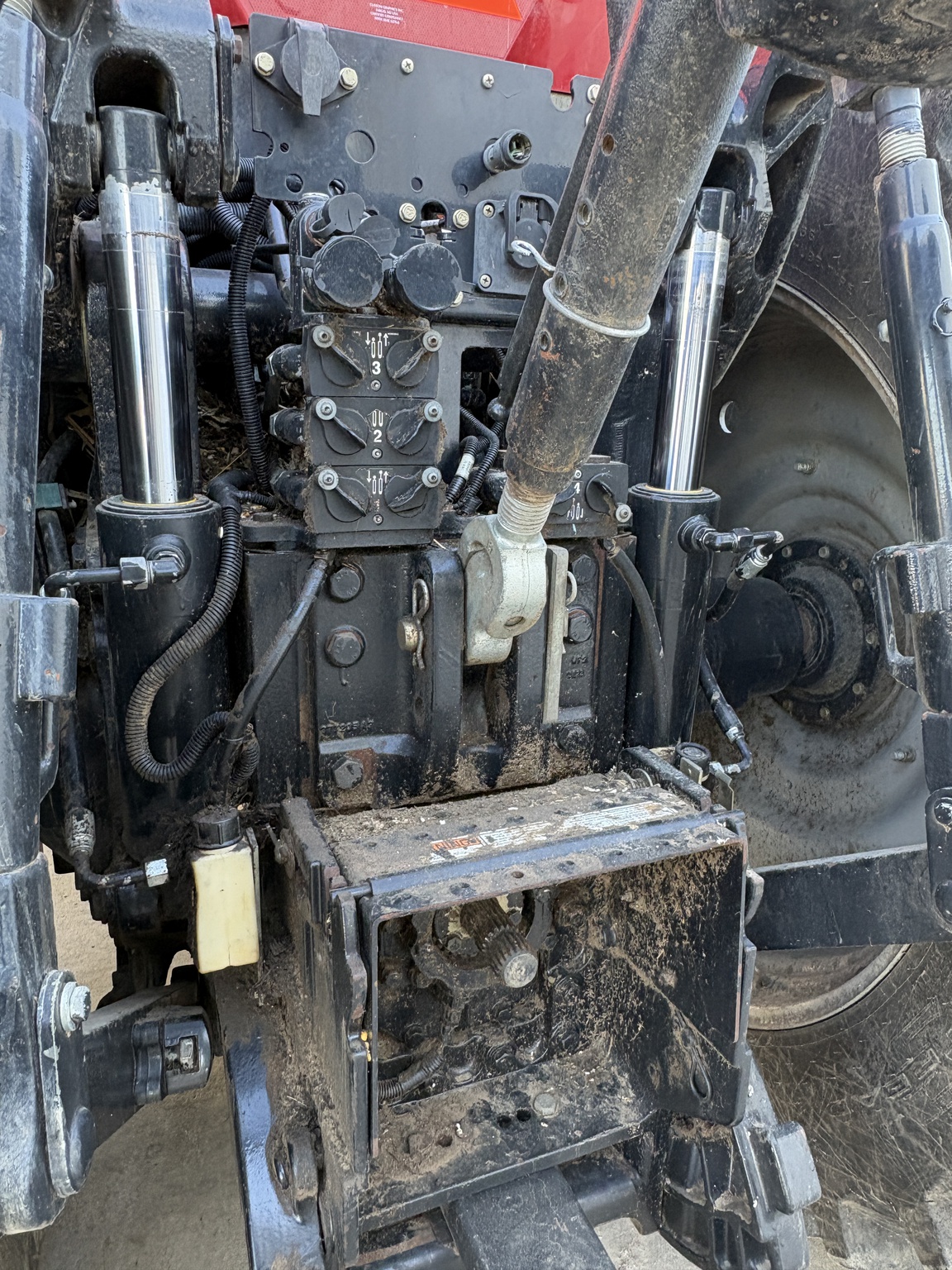 2013 Case IH Magnum 235 Image 6