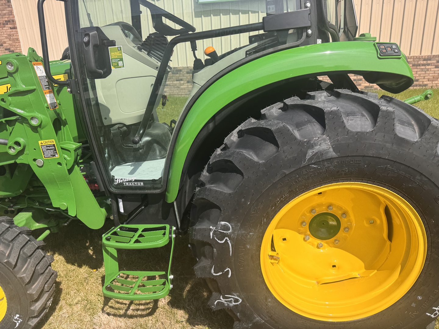  2025 John Deere 4066R at Heritage Tractor in Geneseo, IL