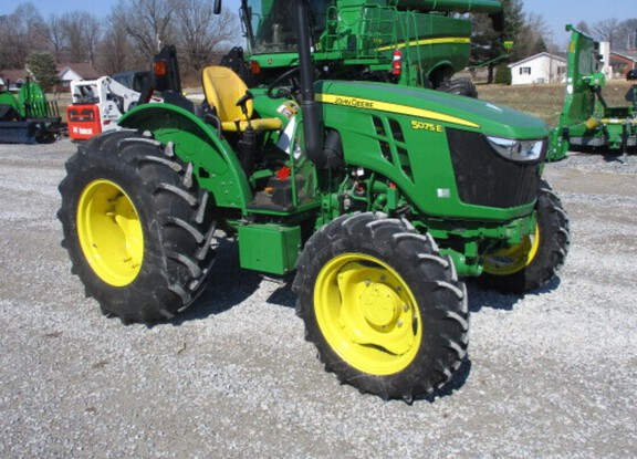Photo of 2022 John Deere 5075E