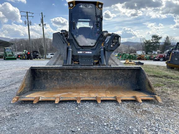 Photo of a 2024 John Deere 335 P