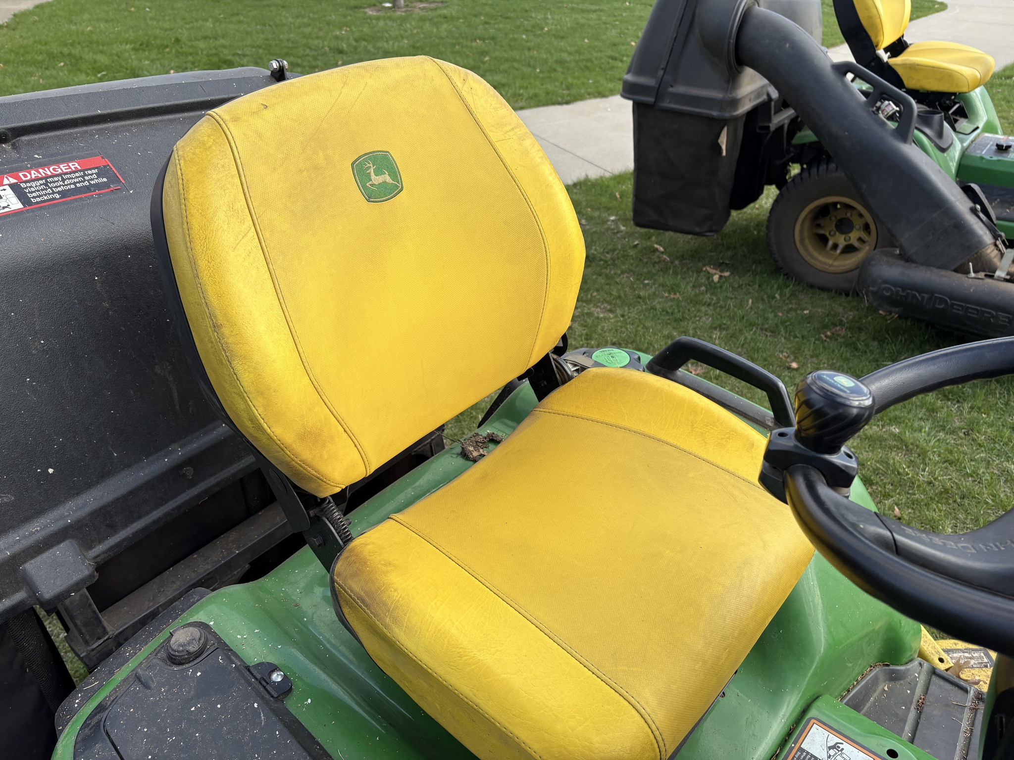  2021 John Deere X750 at Heritage Tractor in Geneseo, IL