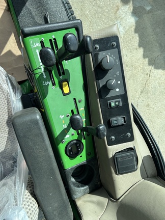 Used 2020 John Deere 1585 Commercial Front Mowers at Horizon Ag & Turf in Barrhead, AB - Photo12