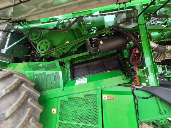 Used 2017 John Deere S690 Combines at Horizon Ag & Turf in St. Paul, AB - Photo15