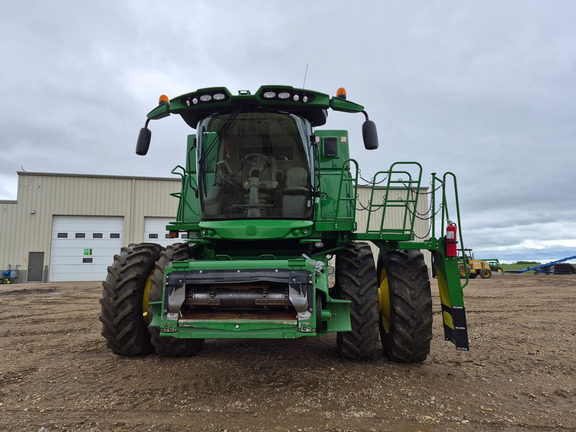 Used 2017 John Deere S690 Combines at Horizon Ag & Turf in St. Paul, AB - Photo5