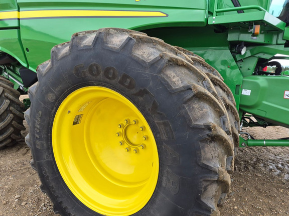 Used 2017 John Deere S690 Combines at Horizon Ag & Turf in St. Paul, AB - Photo17