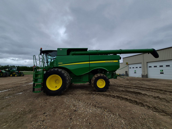 Used 2017 John Deere S690 Combines at Horizon Ag & Turf in St. Paul, AB - Photo10