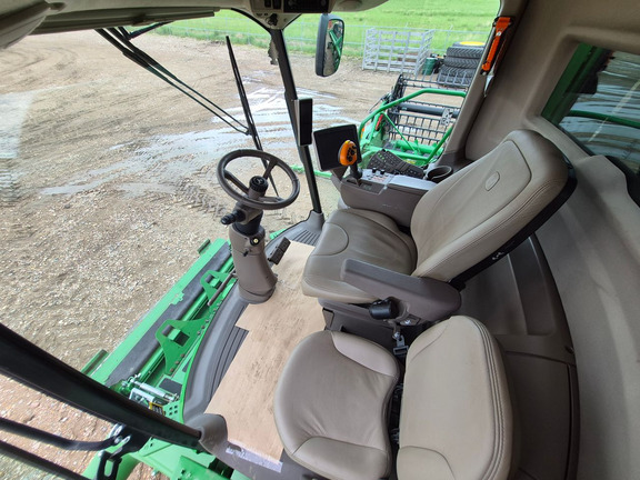 Used 2017 John Deere S690 Combines at Horizon Ag & Turf in St. Paul, AB - Photo13