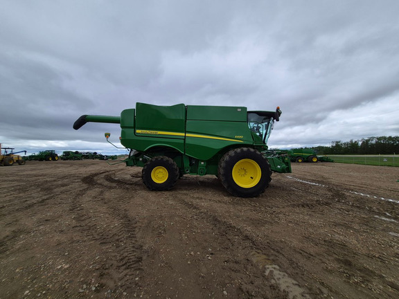 Used 2017 John Deere S690 Combines at Horizon Ag & Turf in St. Paul, AB - Photo12