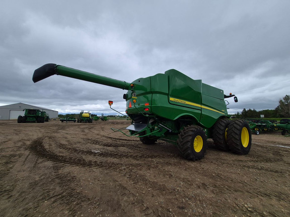 Used 2017 John Deere S690 Combines at Horizon Ag & Turf in St. Paul, AB - Photo6