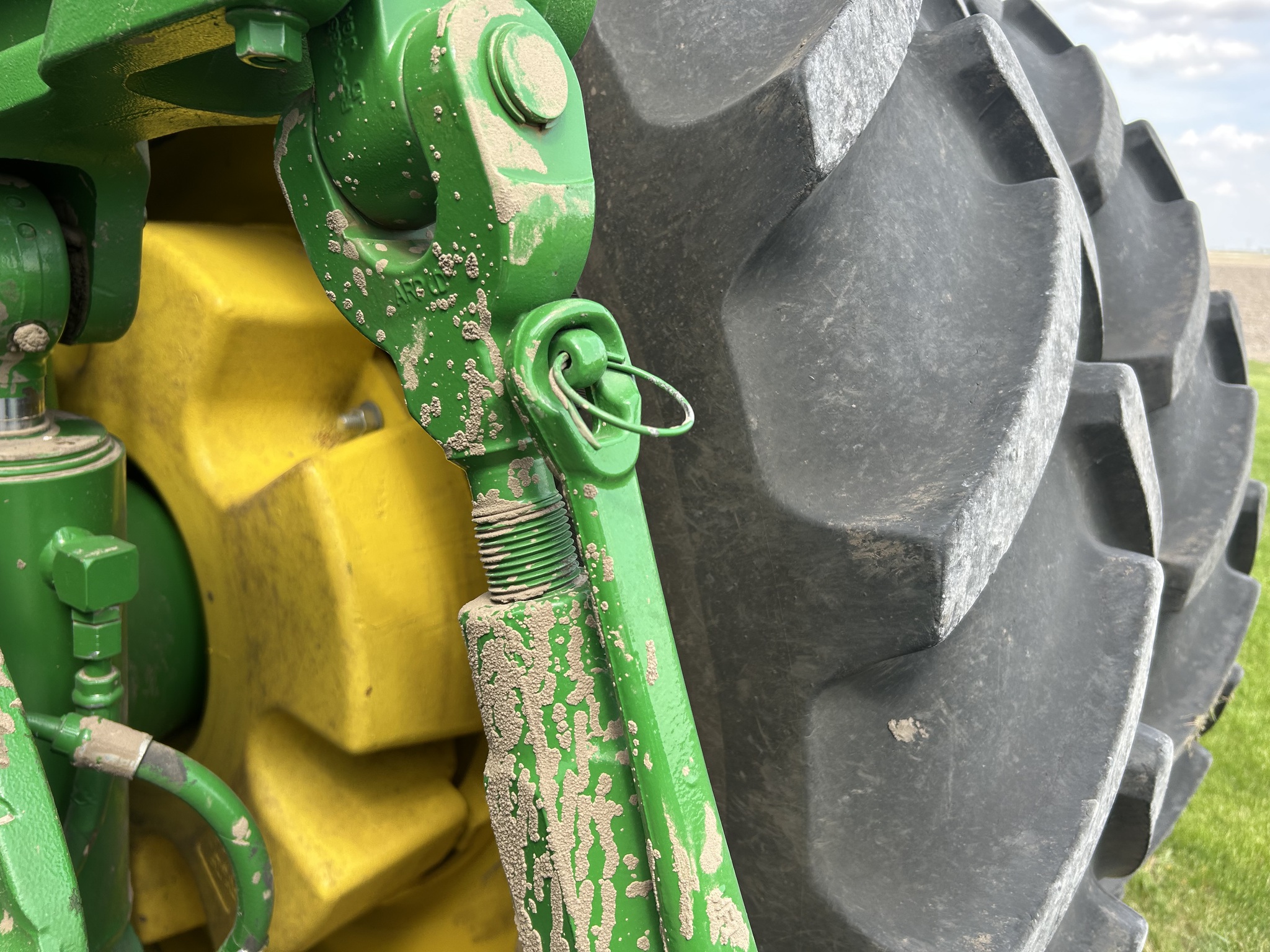  2022 John Deere 8R 370 at Heritage Tractor in Streator, IL