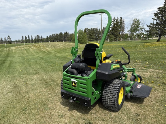 Used 2020 John Deere Z930M Zero Turn Mowers at Horizon Ag & Turf in Warburg, AB - Photo4